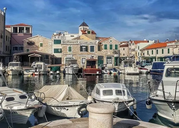 Ivisic شقة فوديس